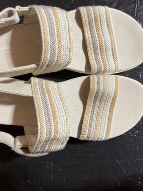 Clarks Women's Cream and Tan Striped Elastic Strap Sandals